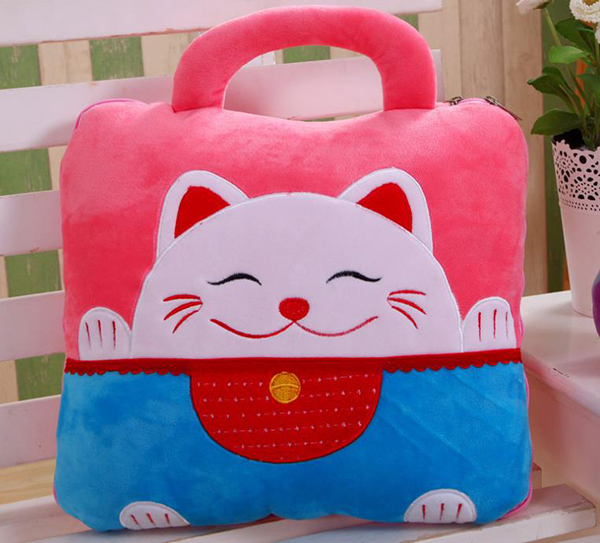 卡通毛绒面料手提式带盖毯抱枕-1